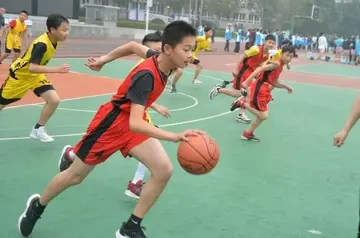 刻苦训练篮球时如何避免受伤的建议_2